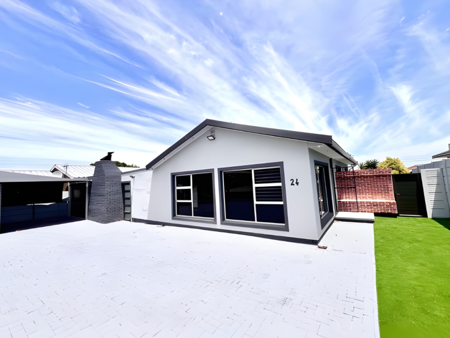 3 Bedroom Property for Sale in Bothasig Western Cape